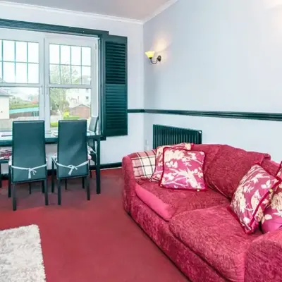 Cosy & Central 2BD Apartment Milngavie