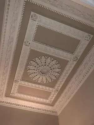 a coffered ceiling with a flower painted on it at Private Guest Suite in Georgian Townhouse in City Centre in Edinburgh
