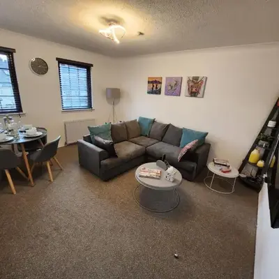 10 Ladyknowe court