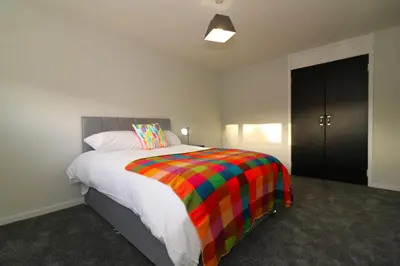 Gallery image of Signature - Salisbury House in East Kilbride