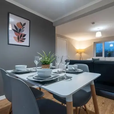 2 BDR Apt By Caledonia Luxe Stays Short Lets & Serviced Accommodation Bishopton