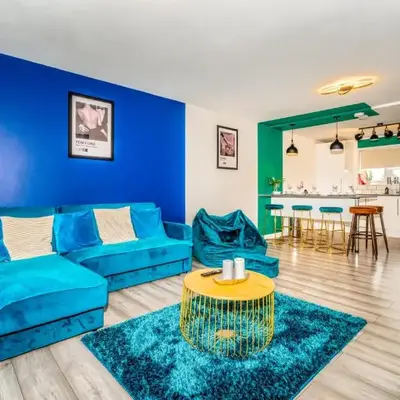 Sleek and Stylish 3 Bed in Greenock - Sleeps 8