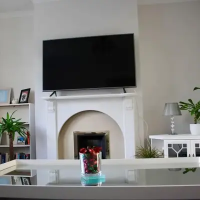 Amazing 2-Bed Home w/ Private Garden Free Parking
