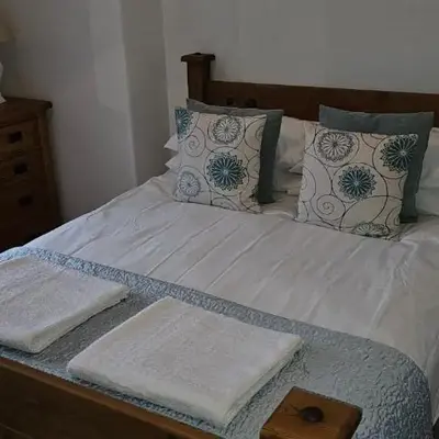 Snug - Macushla Apartment