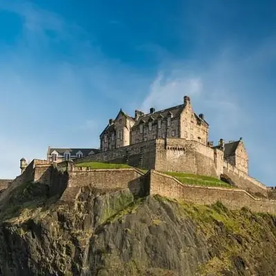 Cozy Castle view flat in Edinburgh EB9