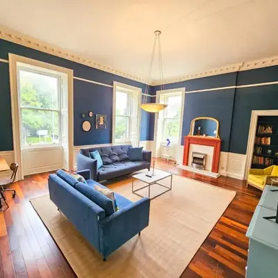 Spacious 2 Bedroom Apartment in the heart of New Town