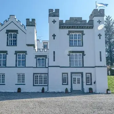 Beautiful House With Gardens Close To River Tay