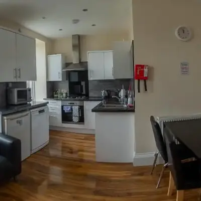 3 Bedroom Apartment with castle views