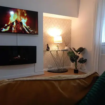 Douglas Apartment - Trains to Edin & Glasgow - Private Parking
