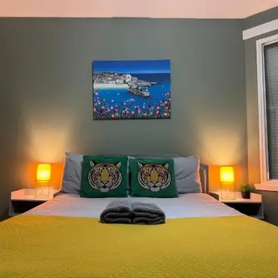 Cozy Central Flat near Edinburgh Castle and with Free Private Parking