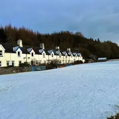 Cosy Cottage with Woodburner by Crinan Canal Pets Welcome
