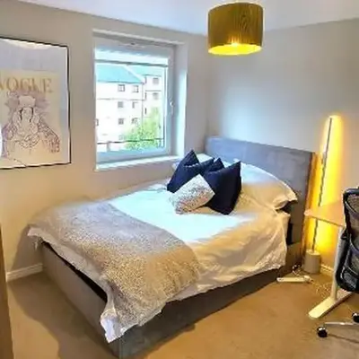 Modern Room in a Shared Flat near Haymarket