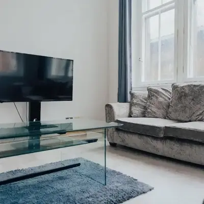 2 bed Renfield st City Center