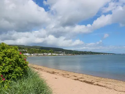 a view of a beach with the water at Lodge 2 - 
