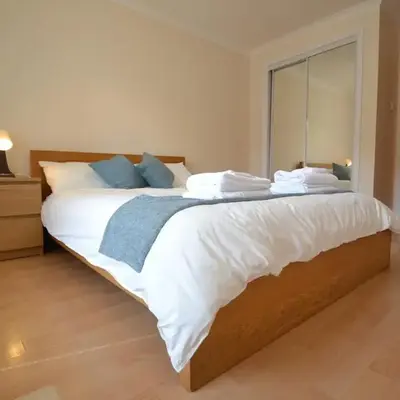 Apartment in Heart of West End- Parking Space- Spacious- Near Glasgow University and Kelvingrove Art Gallery
