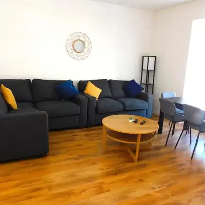 No 9 - Modern 3 Bedroom Apartment in Lanark Town Centre