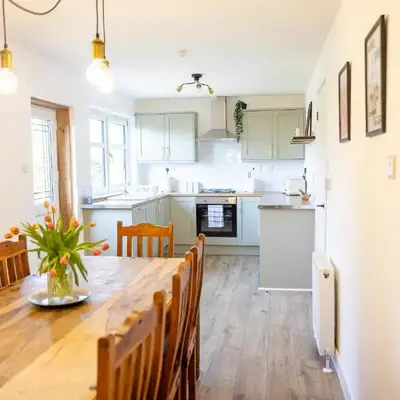 Birchgate Bothy - Spacious 4 Bedroom Home in Dunoon