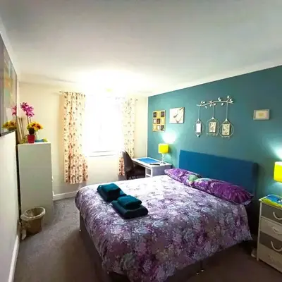 Double room in riverside apartment - B