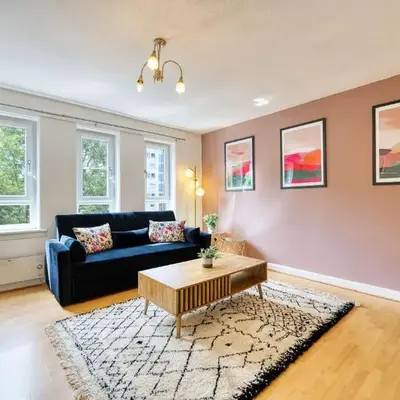 2BR Flat Parking Near City and Finnieston