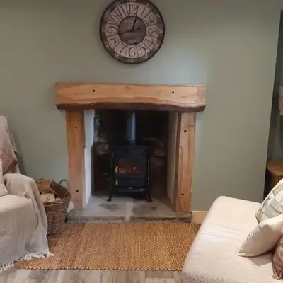 A Cozy Bothy Retreat with Hot Tub