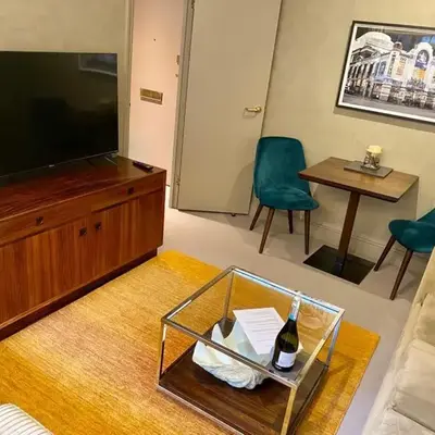Elegant Chelsea Apartment