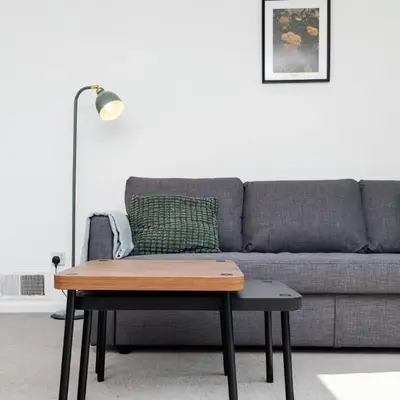2 Bedroom Flat - Free Parking- by Holiday Homes