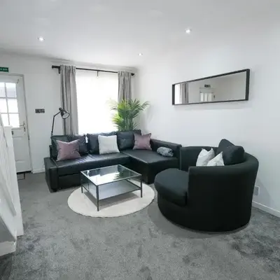 Modern 2 Bedroom Platinum Pad Glasgow City