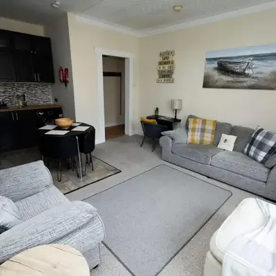 Troon - Coastal Getaway