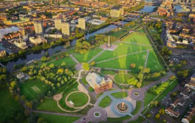 an aerial view of a park in a city at Modern&Stylish city centre apartment with parking in Glasgow