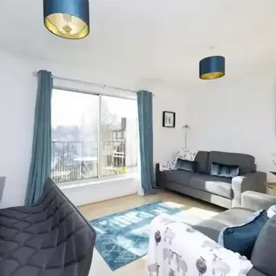 Bright 3 Bed Apt overlooking the Clyde SEC & Hydro