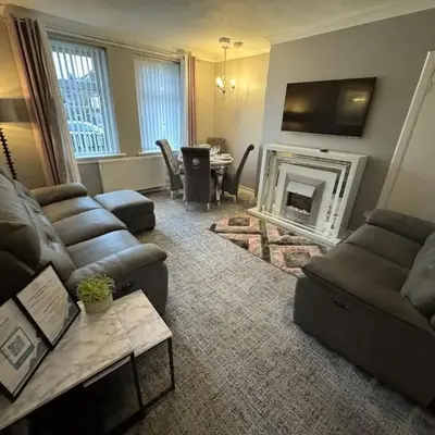 Modern 2BR Cottage Flat