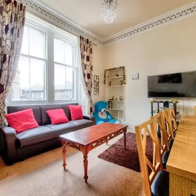 Edinburgh Central Morrison Roomz