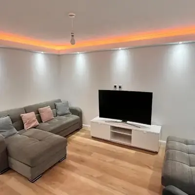 Modern 5 bedroom Getaway Free Parking