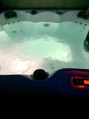 a jacuzzi tub filled with snow at Bumble’s Barn in Slamannan