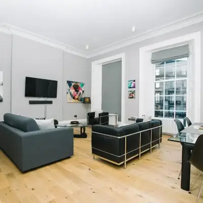 JOIVY Modern 1 bed flat next to Haymarket Station