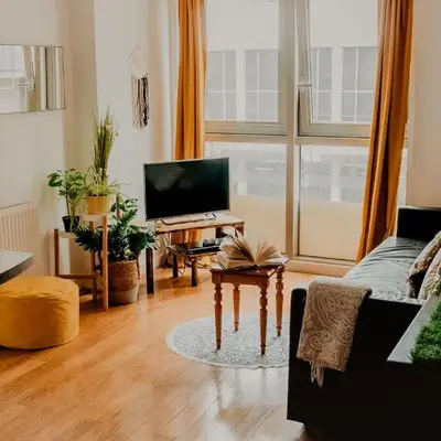 Lovely Bohemian Apartment in Heart of City Life