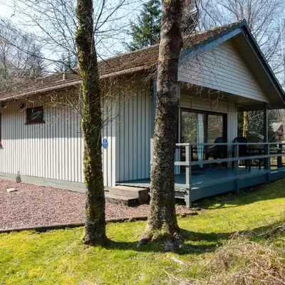 Eagle Lodge with stunning loch and mountain view