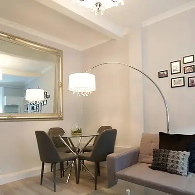 JOIVY Unique Old Town Stay under Edinburgh Castle