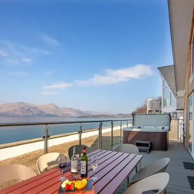 Beach Houses with Hot Tubs