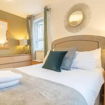 Merchant City Glasgow Green Apartment With Parking
