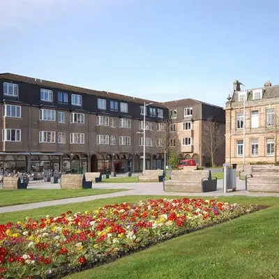 The Flat In The Square