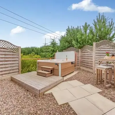 Lochinvar - Clydesdale Log Cabin with Hot Tub
