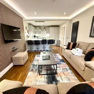Modern 3 Bedroom Apartment