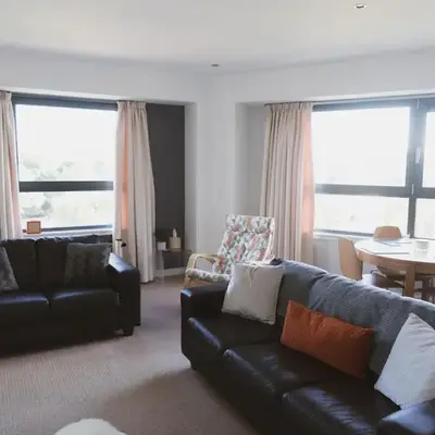 Lovely 2-Bed Flat Glasgow Harbour FREE parking - Pass the Keys