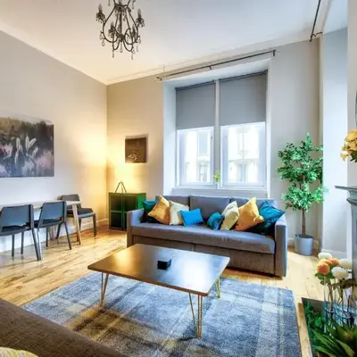 Stylish & Spacious 3 Bedroom Apt in Finnieston