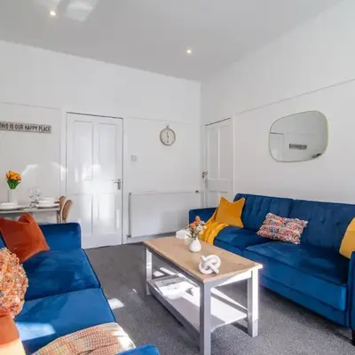 Bella House - 3 bed house in Glasgow