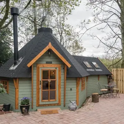 1-Bed Cabin 2 Adults Outdoor Bath & Wood Burner