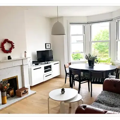 Spacious and modern 2 bedroom flat near the City Centre