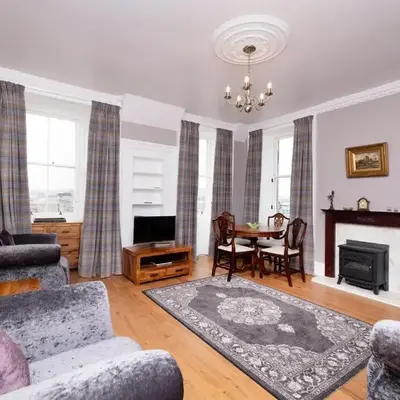 JOIVY Cozy Apt near Edinburgh Castle