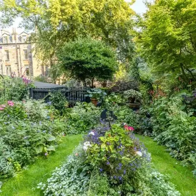 Beautiful Double Room in Idyllic West End Townhouse
